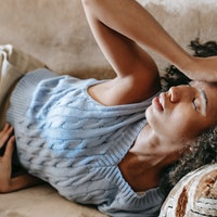 10 dấu hiệu sắp có kinh nguyệt 