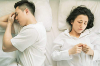 Vợ chồng ít gần gũi Vợ chồng ít gần gũi